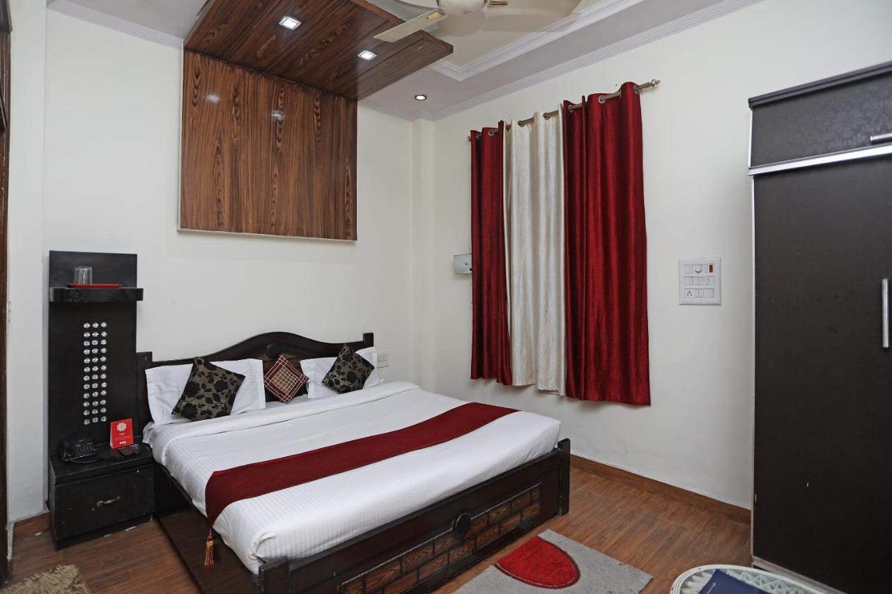Oyo Stay The Castle Near M2K Cinemas Rohini Nueva Delhi Exterior foto